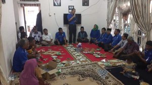 Ir. Nofrizal saat menjawab keluhan warga (foto.sr)