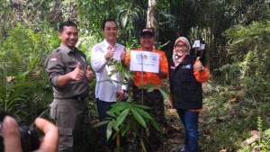 Tampak Kompak ACT Dan Dishut Dalam Menanam Pohon (kim)