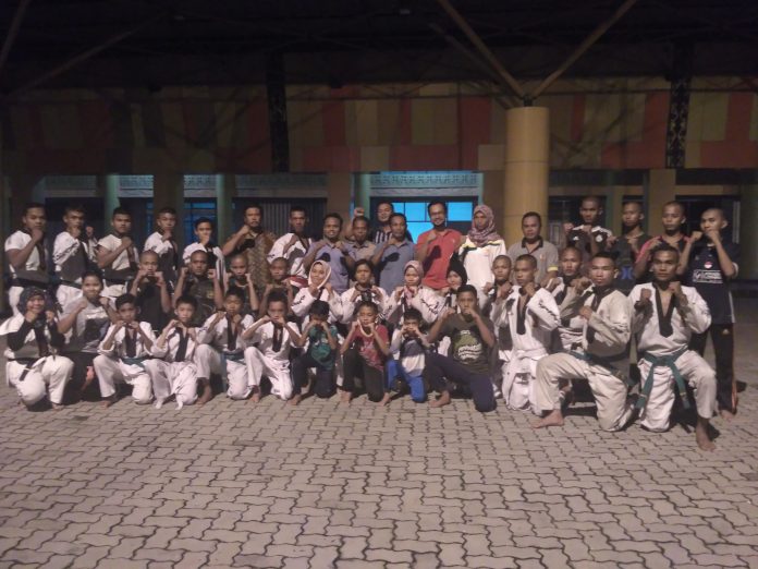 atlit cabor bersama pelati dan anggota KONI Kota Pekanbaru
