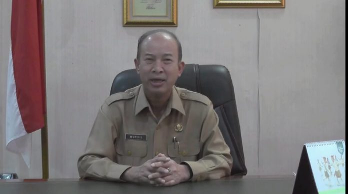 Bupati Aceh Tamiang H.Mursli .SH. M, Kn saat Menyuarakan Penolakan People Power di pendopo Buapti Aceh Tamiang.Kamis.(16/05/19). Bupati Aceh Tamiang H.Mursli .SH. M, Kn saat Menyuarakan Penolakan People Power di pendopo Buapti Aceh Tamiang.Kamis.(16/05/19).