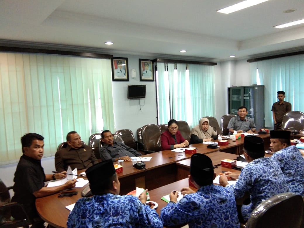 Anggota Komisi III yang hadir saat Hearing Komisi III DPRD Pekanbaru dengan BKD, Inspektorat dan Disdik Pekanbaru