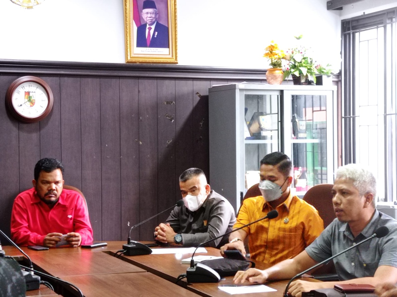 Ketua Komisi I, Doni Saputra memimpin rapat dengan pihak satpol PP Pekanbaru