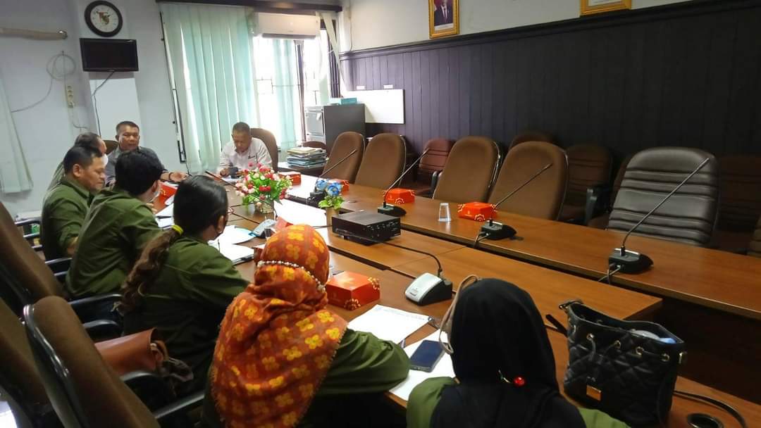 Ketua Komisi II, Dapot Sinaga mempertanyakan kelangkaan daging sapi dipasaran kepada pihak Distankam