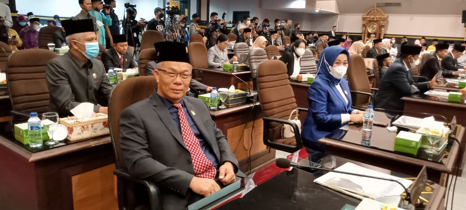Ikut hadir seluruh anggota DPRD kota Pekanbaru