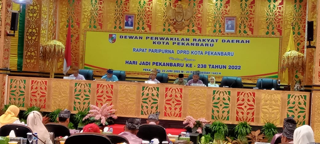 Turut hadir Wakil Gubernur Riau, Edi Natar dan PJ Walikota Pekanbaru, Mufhliun dan Pimpinan DPRD Kota Pekanbaru, Muhammad Sabarudi, ST dan Wakil ketua T Azwendi Fadjri
