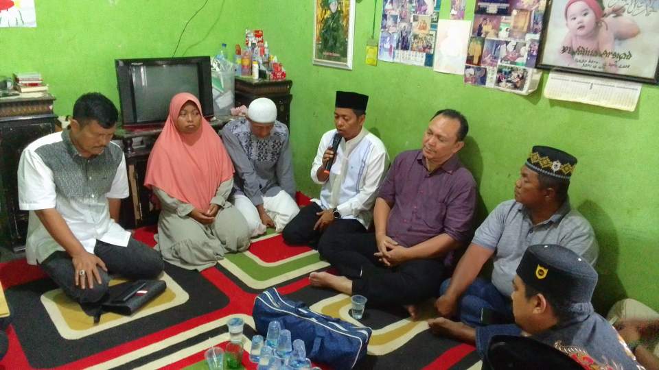 Perwakilan Pengurus DPP REI Republik Indonesia, Amran Tambi memberikan sambutan saat penyerahan bantuan biaya pengobatan Muhammad Sahid Al Hakim