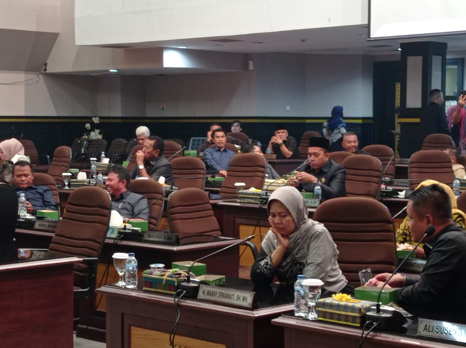 Turut hadir seluruh anggota DPRD kota Pekanbaru 