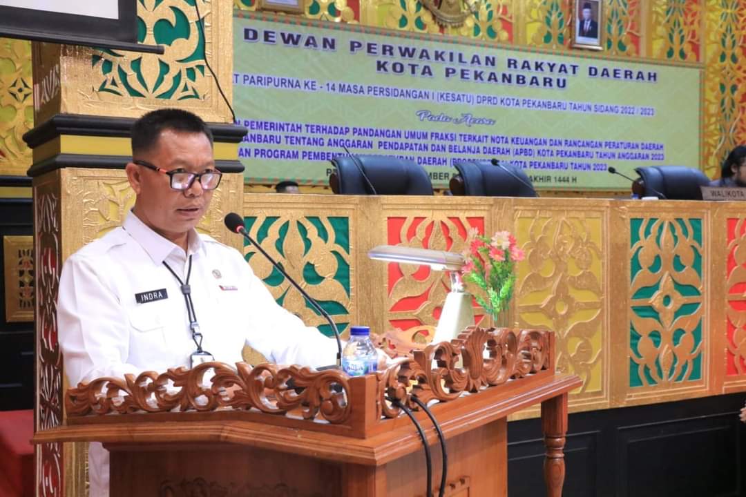 PJ Walikota Pekanbaru Muflihun menyampaikan jawaban pandangan fraksi DPRD kota Pekanbaru 