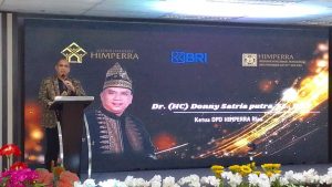 Ketua DPD Himperra Riau,Donny Satria Putra memberikan sambutan saat acara Sekolah Property Himperra 