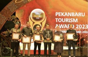 15 insan pariwisata yang memperoleh penghargaan Pekanbaru Tourism Award 2023