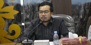 Wakil ketua DPRD kota Pekanbaru, Ginda Burnama juga memberikan masukan saat rapat Bamus