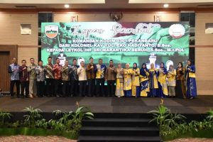 Usai acara pisah sambut, Ketua DPRD Kota Pekanbaru M Sabarudi, ST berphoto bersama