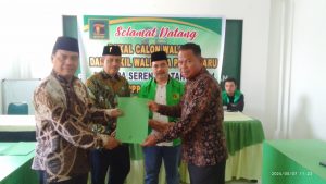 Bacalon Walikota Pekanbaru Endang Sukarelawan dan Lahmuddin Rambe Bacalon wakil Walikota Pekanbaru mengambil formulir pendaftaran Bacalon di sekretariat DPC PPP Pekanbaru