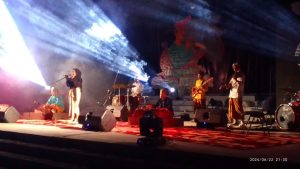 Salah satu peserta Rarak Cipta Musik DKR menampilkan karya terbaiknya 