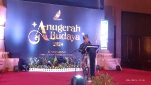 Malam Puncak Penyerahan Anugerah Budaya 2024 Dinas Kebudayaan Provinsi Riau, Dr H Griven H Putra, M.Ag memberikan Orasi budaya di hotel Arya Duta Kota Pekanbaru