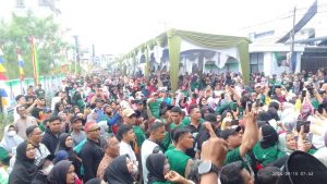 Ribuan Masyarakat Kota Pekanbaru hadiri acara Deklarasi TPK dan Senam Sehat bersama Bacalon gubernur dan wakil gubernur Riau Abdul Wahid-SF Hariyanto 