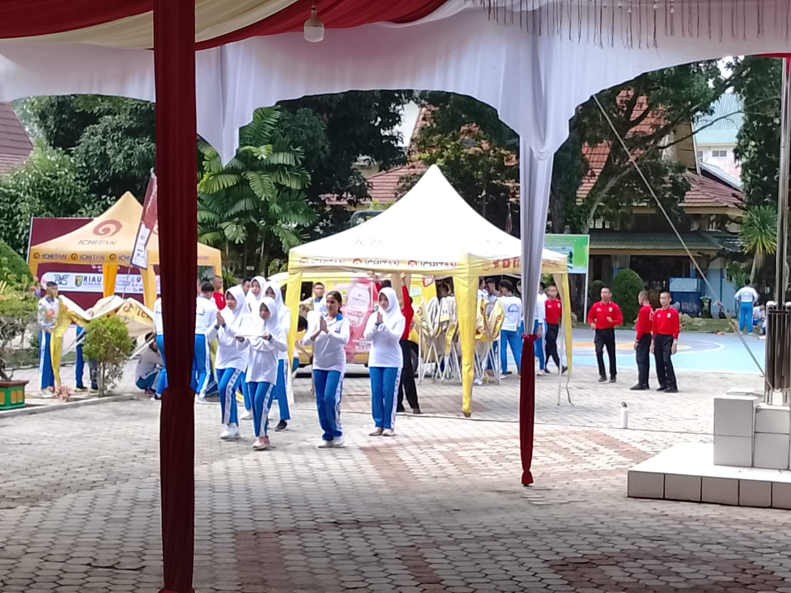 Siswa SMA Negeri Plus Provinsi Riau lakukan Persiapan pelaksanaan LKBB SMA Negeri Plus Provinsi Riau tahun 2025