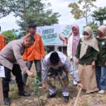 Kapolres Rokan Hilir Sosialisasikan Program Green Policing dan Tanam Pohon di Kampus ITR