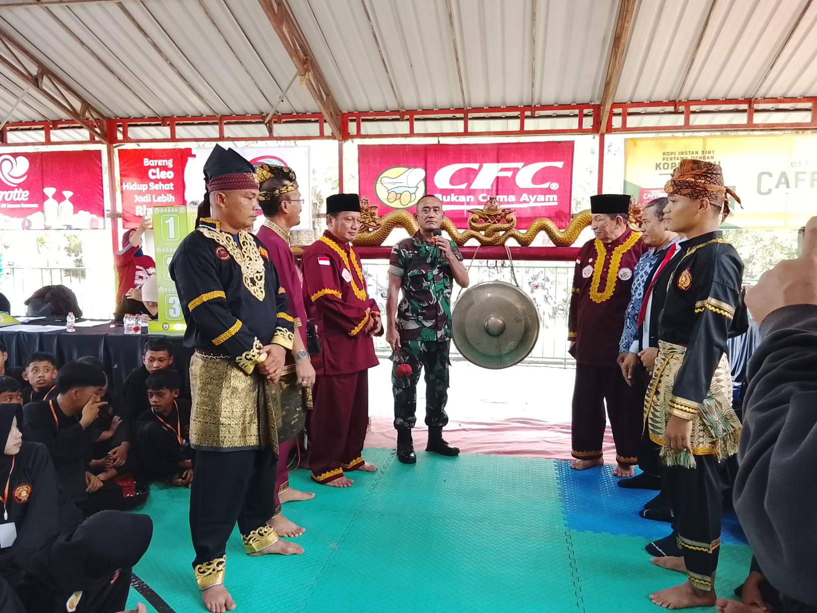 Komandan Kodim 0301/Pekanbaru Kolonel Inf Ikhsanuddin, S.Sos., M.M yang diwakili oleh Mayor Hartono membuka secara resmi Open Tournament Jambore Internasional Pencak Silat Cup 8 Lintau IX