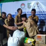 Bupati Rohil Bistamam Antar Langsung Bantuan Bencana ke Kabupaten Solok