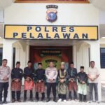 Pemuka Adat Rantau Baru Silaturrahmi ke Kapolres Pelalawan, Dukung Penegakan Hukum dan Restorative Justice