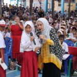 Berkat Tangan dingin Hj. Karmila Sari Anak Bupati Rohil, banyak Dunia Pendidikan Terbantu