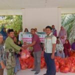 PT PMBN Salurkan Santunan untuk Yatim dan Janda di Rantau Baru