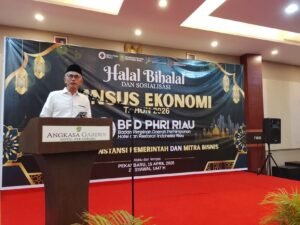Ketua BPD PHRI Provinsi Riau, Ir Nofrizal MM Memberikan Sambutan pada Acara Halalbihalal di Hotel Angkasa Garden