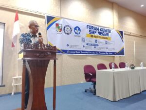 Ketua Forum Komite SMP Negeri Se-Kota Pekanbaru, Ir Nofrizal, MM Memberikan kata Sambutan