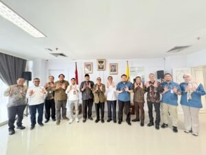 Usai Audensi, Pengurus DPD HIMPERRA Riau berphoto bersama dengan Wakil Walikota Pekanbaru, Markarius serta Jajaran Pejabat BP Tapera