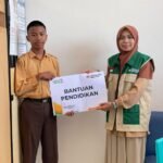LAZ Pekanbaru Berdaya Salurkan Bantuan Pendidikan untuk Wira, Ringankan Tunggakan Biaya Sekolah