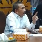 Sekretaris Komisi III DPRD Pekanbaru, Abu Bakar ; Minta Pemko Pekanbaru Berikan Seragam Gratis Bagi Siswa SD dan SMP Swasta