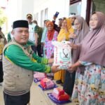Bupati Bersama  BAZNAS Rohil Salurkan Bantuan: 200 Sembako untuk Kurang Mampu dan 8 KK Korban Kebakaran   