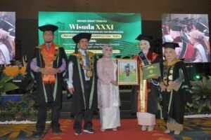 Wisuda ke- XXXI, Umri Resmi Kukuhkan 1.351 Lulusan Sarjana hingga Pascasarjana